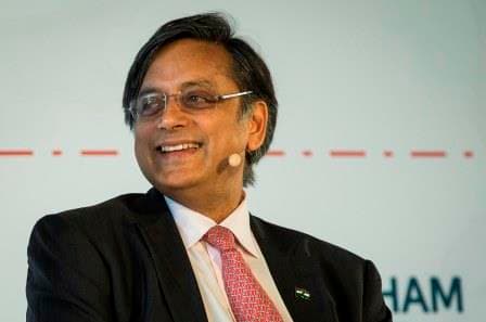 Shashi Tharoor Amazes Everyone Yet Again With His ‘recalcitrance’ To Answer A Simple Query By A Student