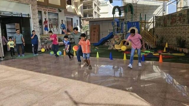 Arwachin World School Gallery