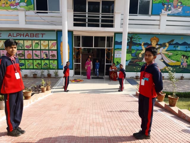 M.L. Public School Gallery