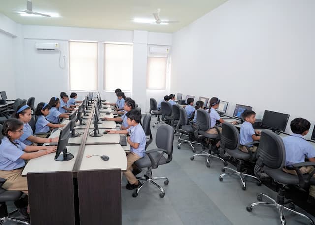 Greater Noida Podar Learn School Gallery