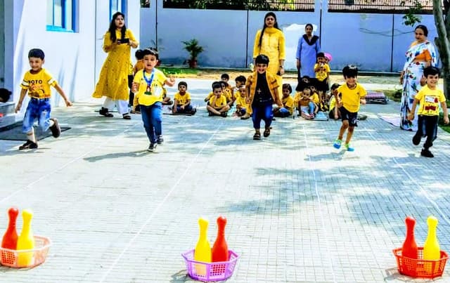 D.A.V. Centenary Public School Gallery