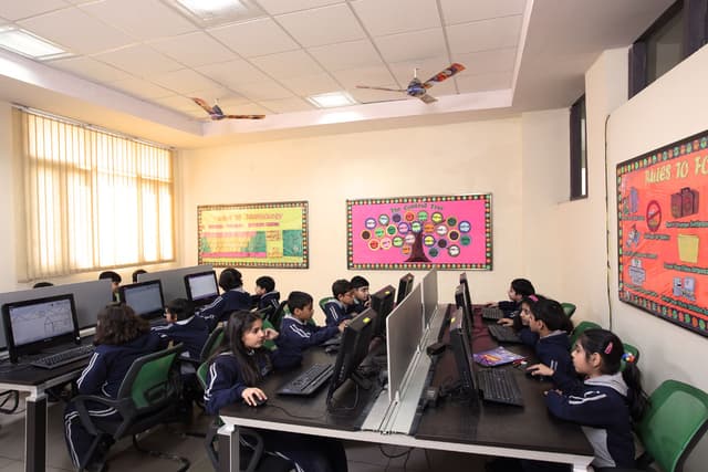 Darbari Lal Foundation World School Gallery