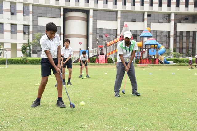 Darbari Lal Foundation World School Gallery