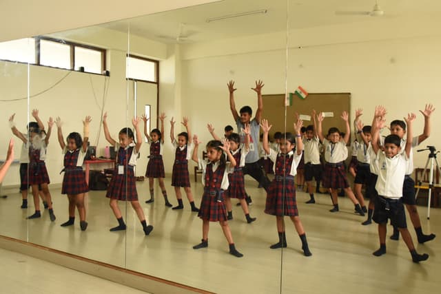Darbari Lal Foundation World School Gallery