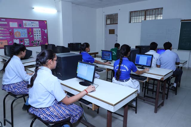 Holy Public School Gallery