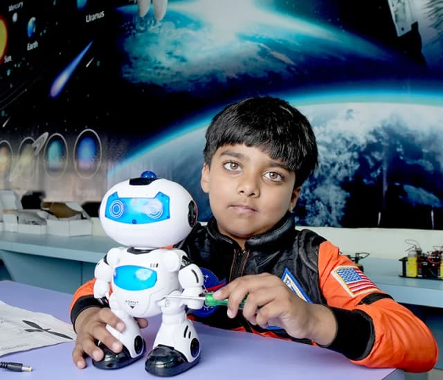 Iris Crown School Gallery