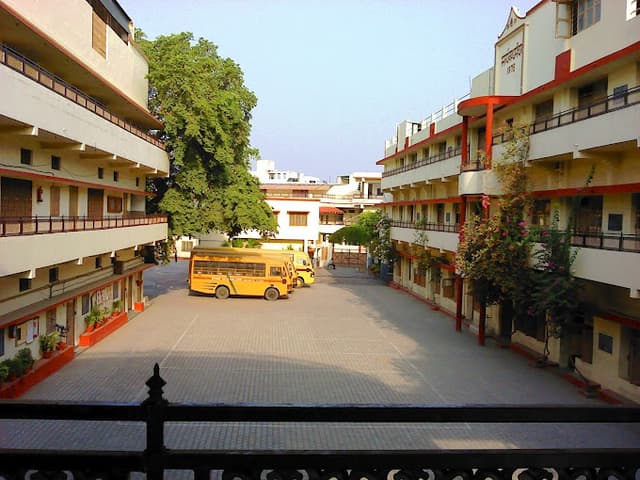 Spring Dale College Gallery