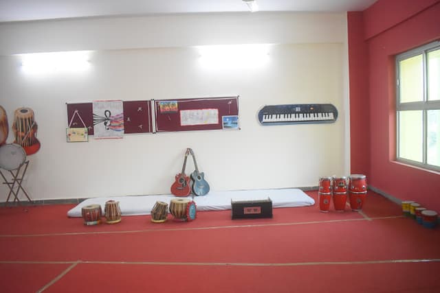 SJ International School
 Gallery