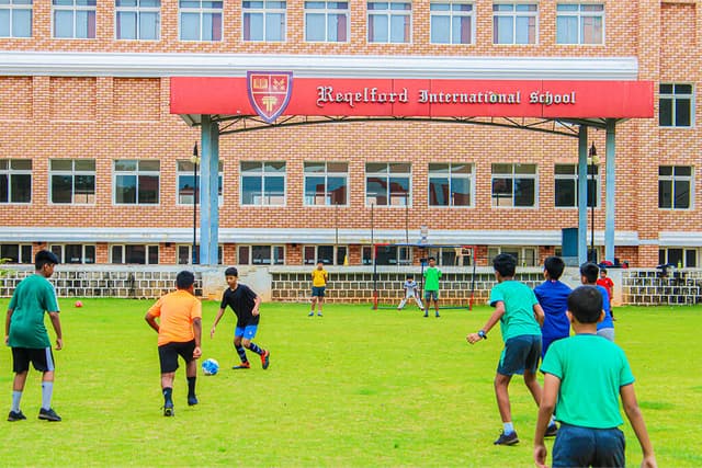 Reqelford International School Gallery