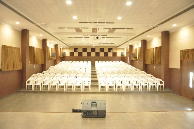 Velalar Vidyalayaa Senior Secondary School Gallery