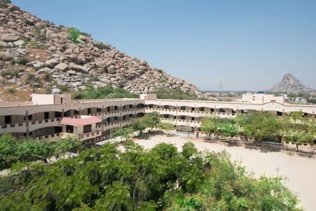 Sri Vijay Vidyalaya Matriculation Higher Secondary School Gallery