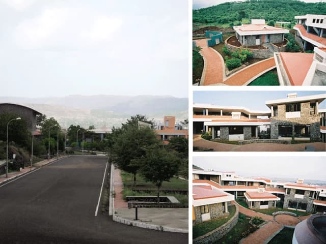 Rani Laxmibai Mulinchi Sainiki Shala Gallery