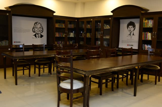 PRESIDIUM School Gallery