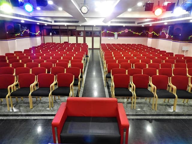 Daisy Dales International Gallery