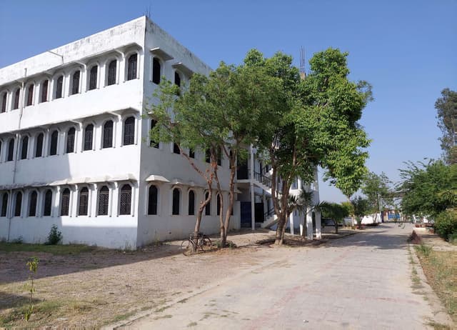 Sri Mahesh Prasad Maurya Girls Inter College Gallery