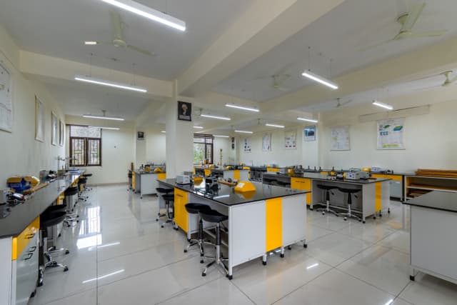 The TonsBridge School Gallery