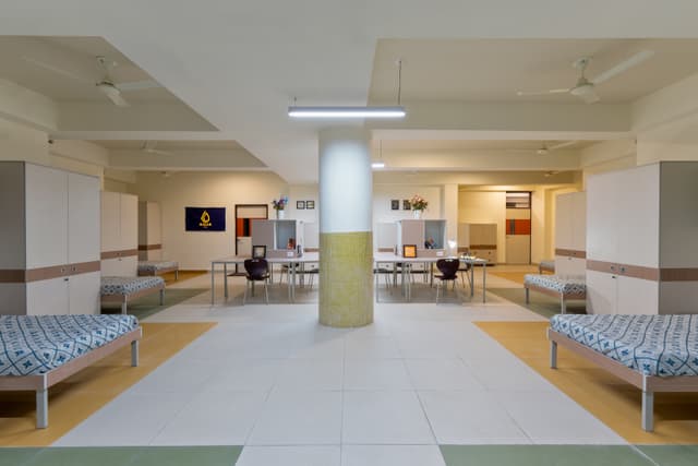 The TonsBridge School Gallery