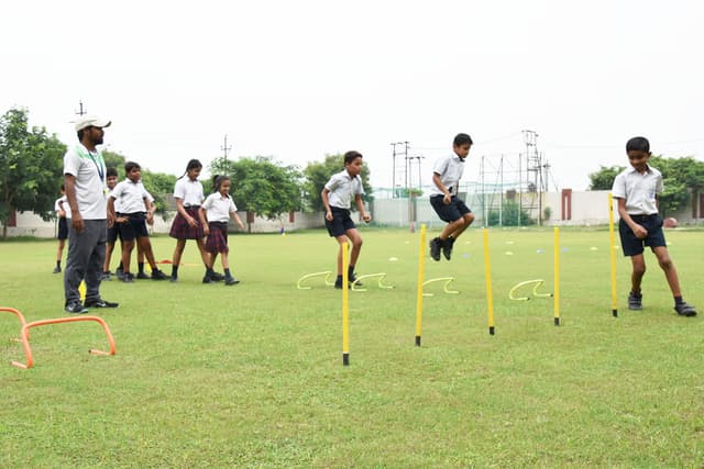 Darbari Lal Foundation World School Gallery