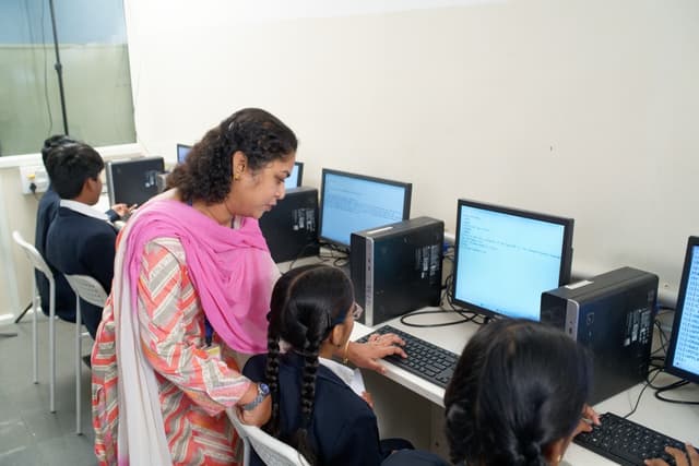 Rotterdam International School Gallery