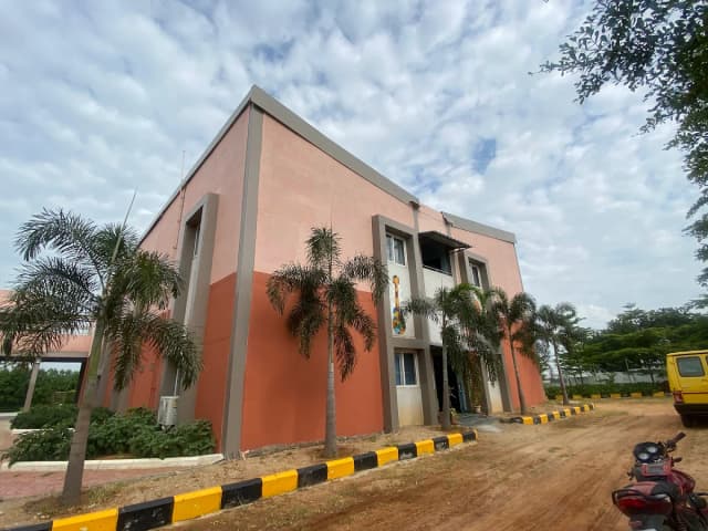 Laurus - The Universal School Gallery