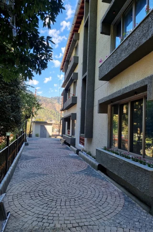 Woodbridge School Gallery