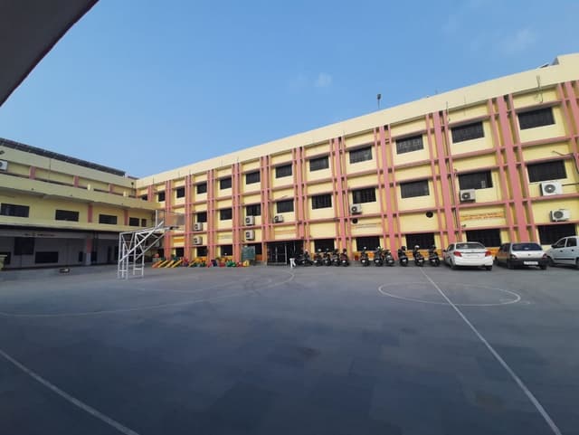 Rani Laxmi Bai Memorial Senior Secondary School Gallery 0