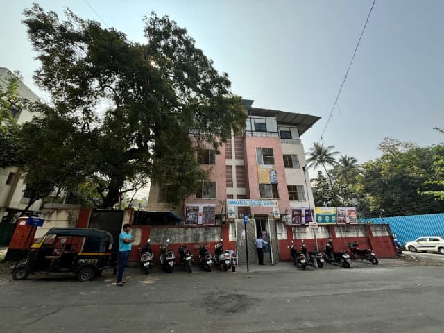 KPES Jawaharlal English School Gallery 0