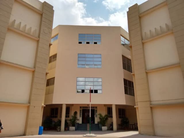 Shri Cloth Market Vaishnav Higher Secondary School Gallery 0