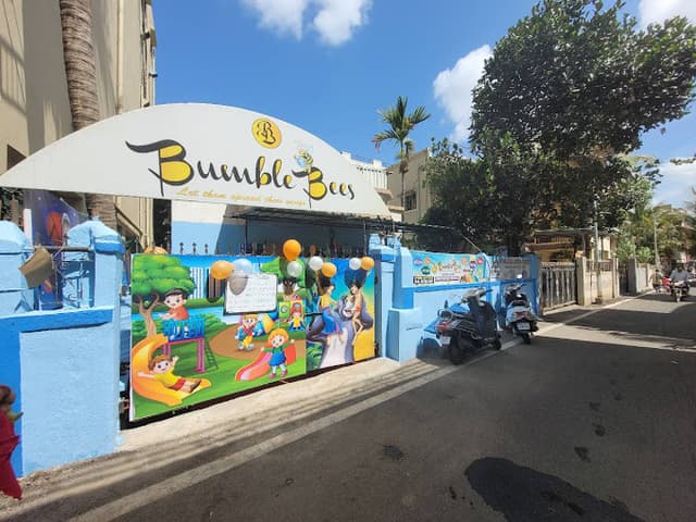 Bumble Bees Gallery 0