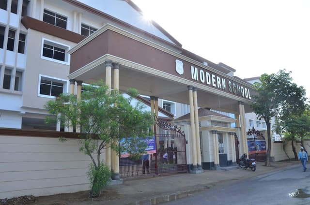 Modern School Gallery 0