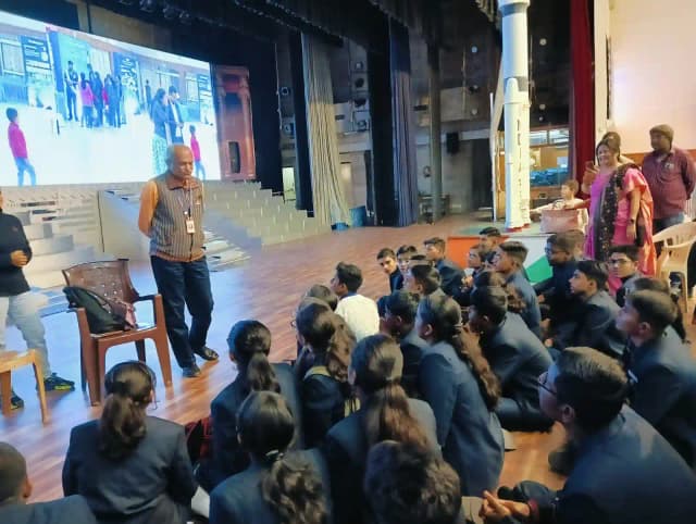 Howard Memorial School Gallery 2