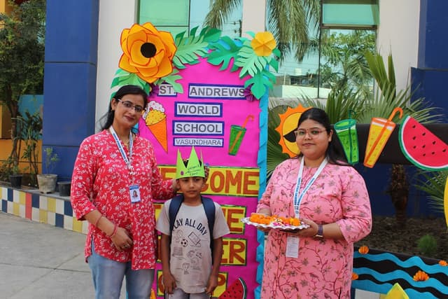 St. Andrews World School Gallery 8