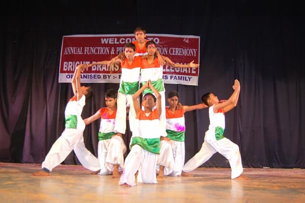 Bright Brain Public Collegiate Gallery 23