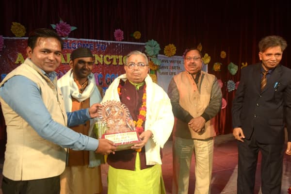 Bright Brain Public Collegiate Gallery 21