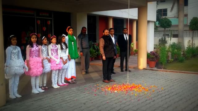 Mary Gardiner's Convent School Gallery 22