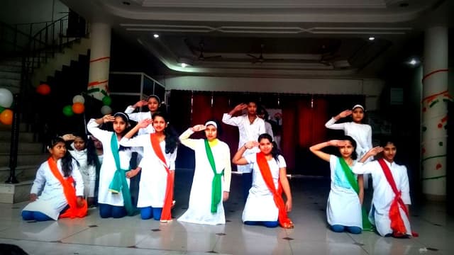 Mary Gardiner's Convent School Gallery 20