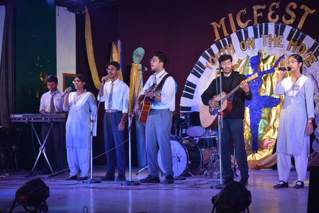 Montfort Inter College
 Gallery 13