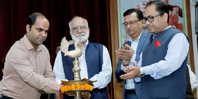 Rani Laxmi Bai Memorial School Gallery 15