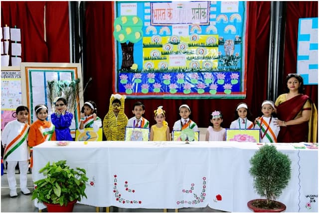 Rani Laxmi Bai Memorial Senior Secondary School Gallery 15