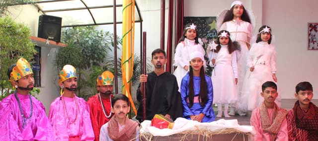 Thomas Academy Gallery 18