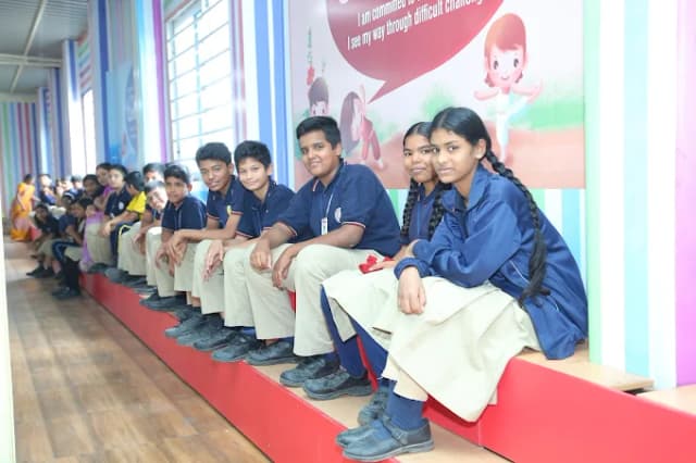 Solitaire Global School Gallery 21