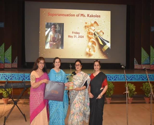 Cambridge School Gallery 6