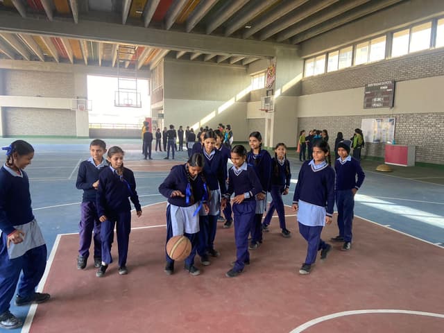 Shiv Nadar School Gallery 37