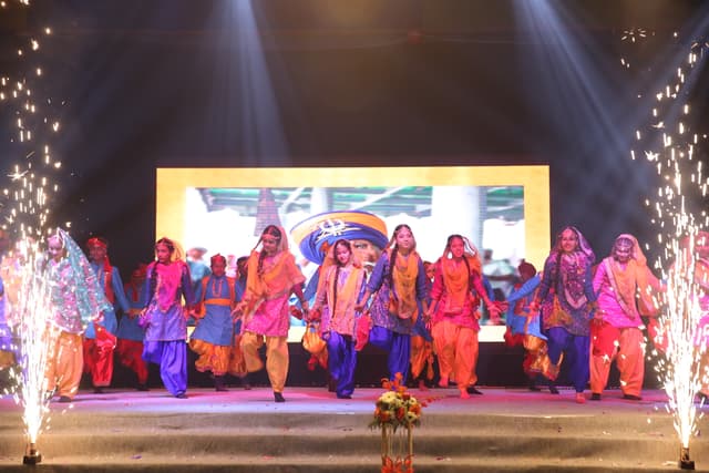 New Oxford Public Sec School Gallery 2