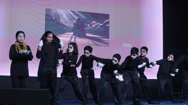 Suyog Sunderji Wisdom School Gallery 6