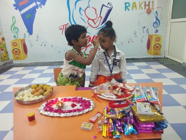 The Mom's Lap Pre School Gallery 9