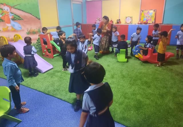 Lal Bahadur Shastri School Gallery 8