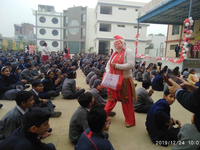 The Dev Public School Gallery 12