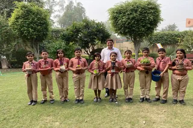 Navyug Senior Secondary School Gallery 3