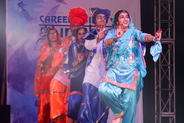 Career Point Gurukul Gallery 19